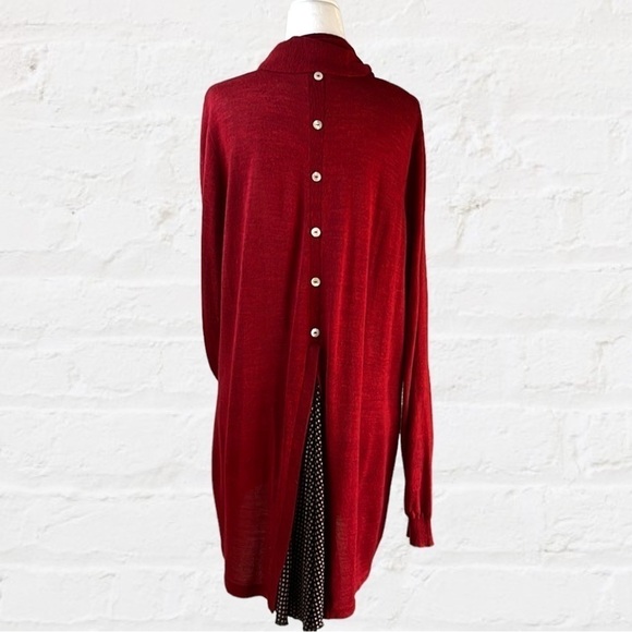 SOFT surroundings dark red long sleeve cardigan fabric insert on back. - Picture 3 of 9